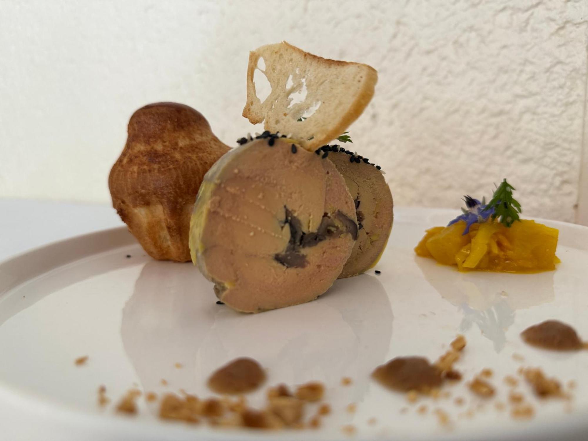 Le Victor Hugo - Hotel Et Restaurant - Logis Hotels Saint-Céré エクステリア 写真