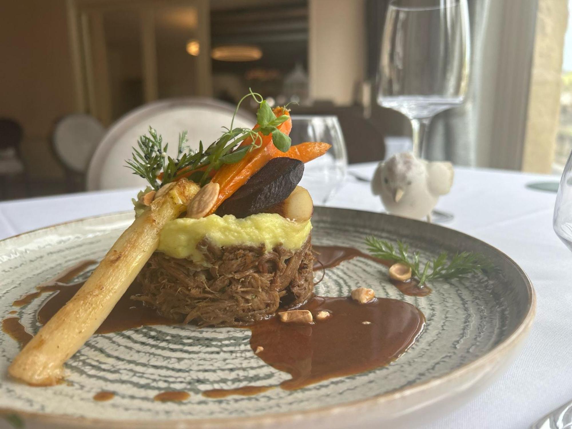 Le Victor Hugo - Hotel Et Restaurant - Logis Hotels Saint-Céré エクステリア 写真