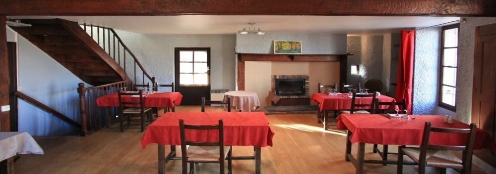 Le Victor Hugo - Hotel Et Restaurant - Logis Hotels Saint-Céré エクステリア 写真