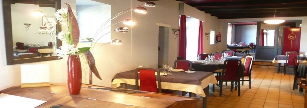 Le Victor Hugo - Hotel Et Restaurant - Logis Hotels Saint-Céré エクステリア 写真